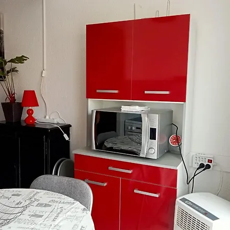 Apartament Beautiful Studio Close To The